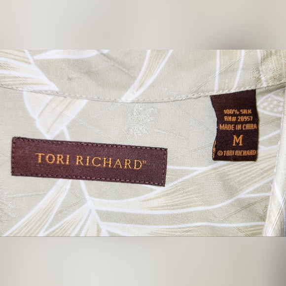 Tori Richard Honolulu Hawaiian Shirt Mens M Silk Luau All Over Print Floral EUC - Picture 4 of 10